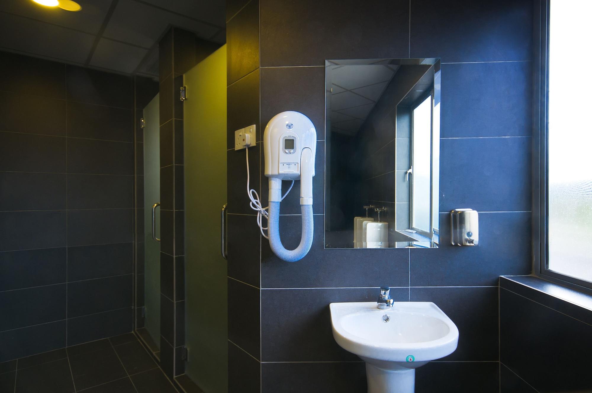 M Qube Hotel Sungai Dua Bukit Eksteriør billede