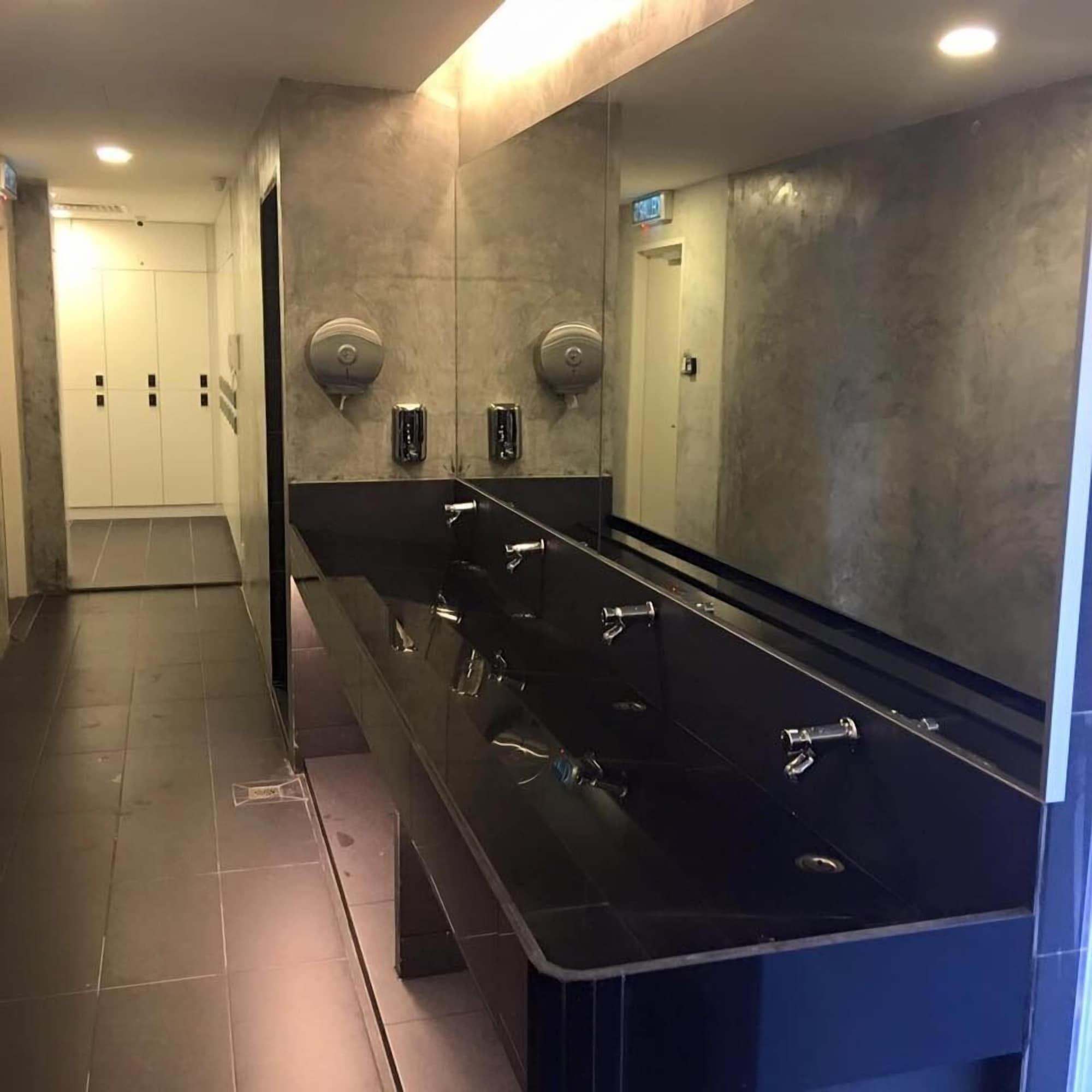 M Qube Hotel Sungai Dua Bukit Eksteriør billede