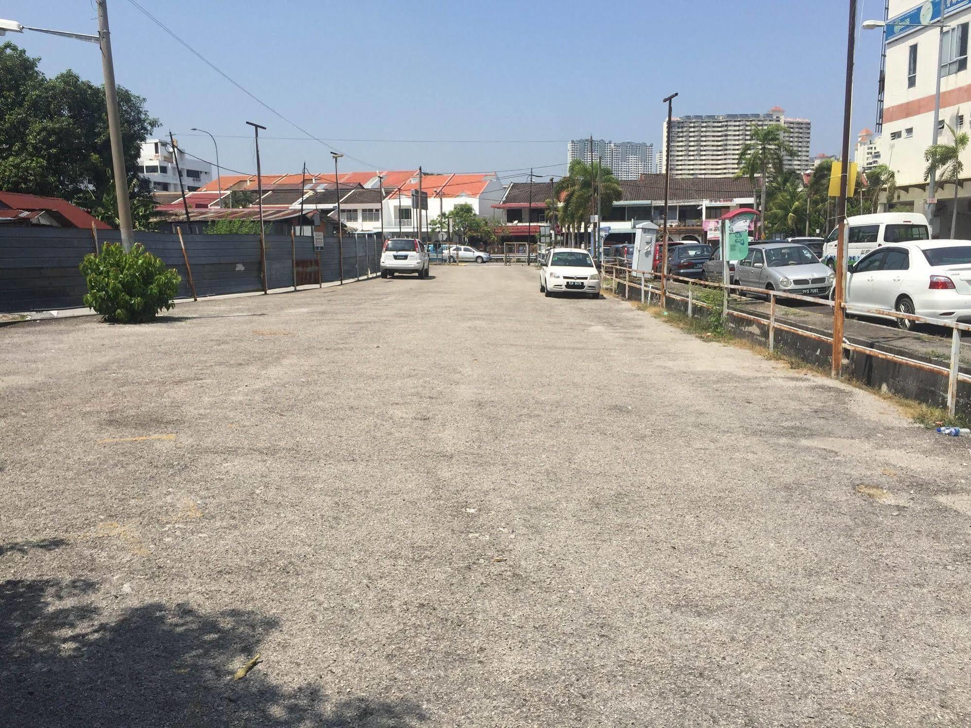 M Qube Hotel Sungai Dua Bukit Eksteriør billede